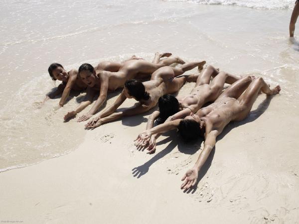 Anna S Brigi Melissa Suzie Suzie Carina wet and sandy #37