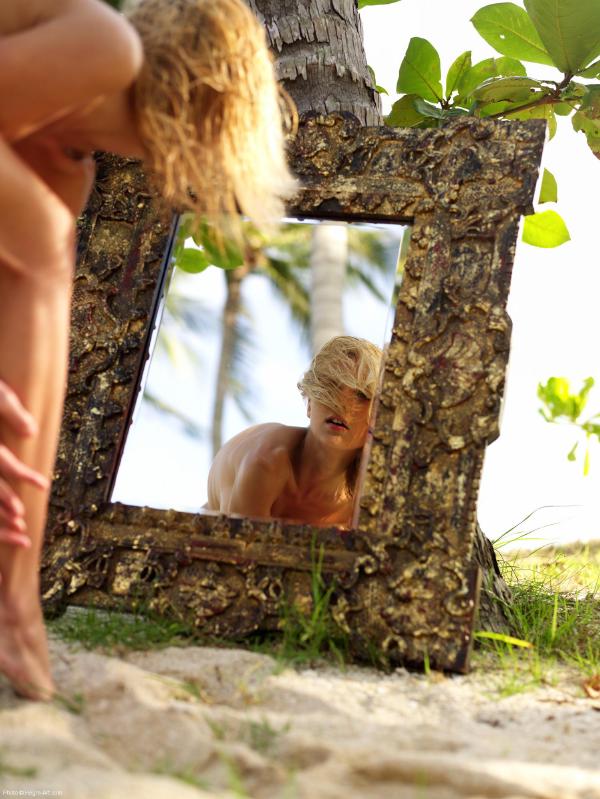 Anna S. golden mirror #17