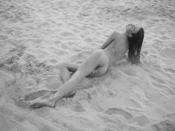 Cleo Hitam Putih #25