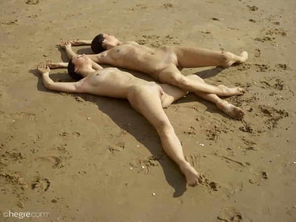 Julietta und Magdalena in der Sonne #35