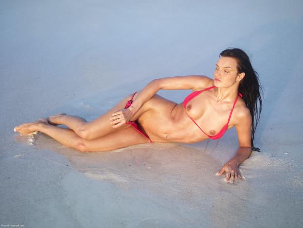 Suzie Carina kırmızı bikini #38